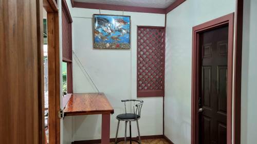 Hostal Wildlife Art House