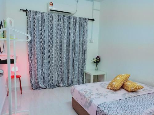 Apartamentos Casa Inderaloka Pantai Batu Buruk