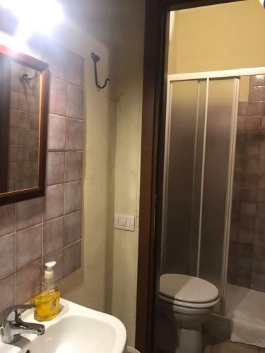 Hostal Sant Efisio Host