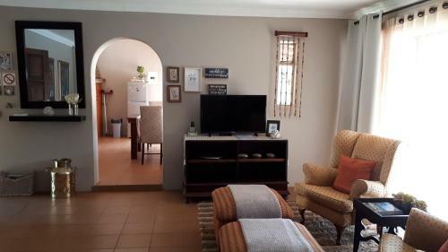 Hostal The Village Inn