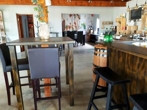 Hostal The Village Inn