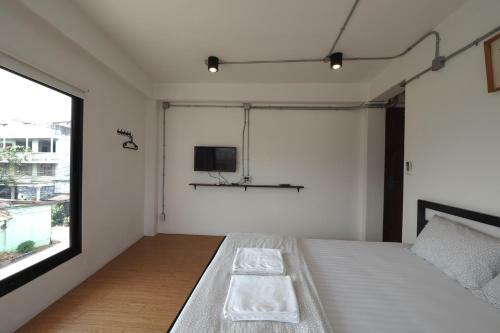 Labkoff Cafe And Hostel