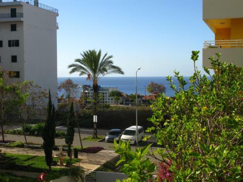 Luxury Holiday Apartment With Balcony And Pool