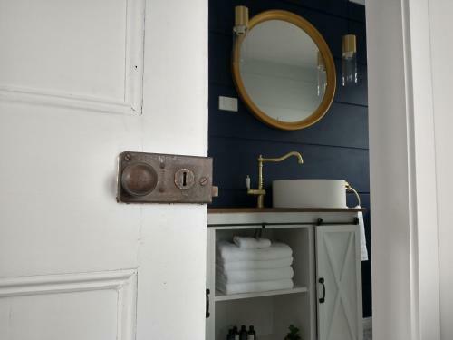 Bed & Breakfast Sneaky Peek Cottage