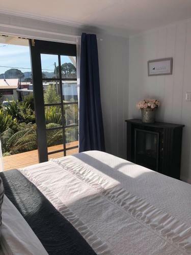 Bed & Breakfast Sneaky Peek Cottage