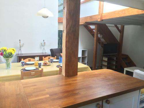 North Mundham Studio, Sleeping 4 With Pool & Tennis Court