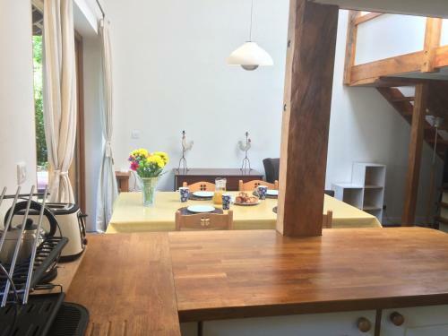 North Mundham Studio, Sleeping 4 With Pool & Tennis Court