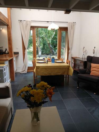 North Mundham Studio, Sleeping 4 With Pool & Tennis Court