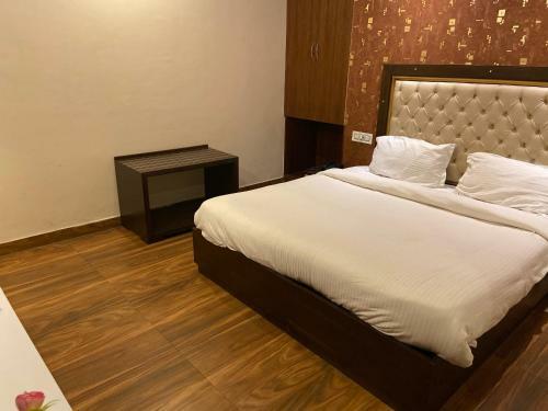 Hotel Ambika Residency Manali