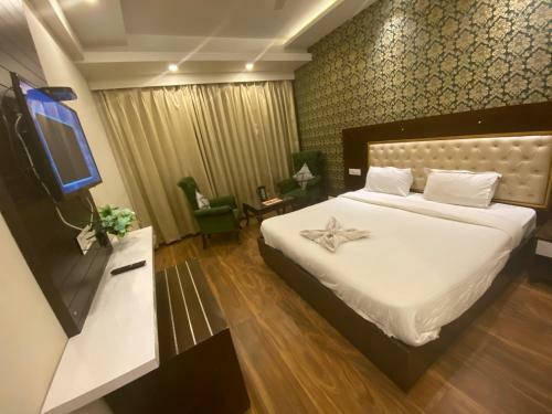 Hotel Ambika Residency Manali