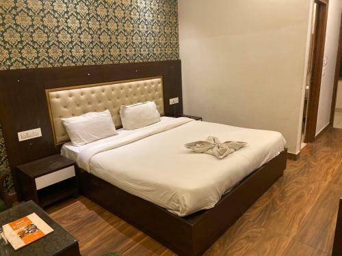 Hotel Ambika Residency Manali
