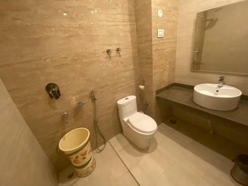Hotel Ambika Residency Manali