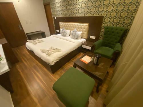 Hotel Ambika Residency Manali