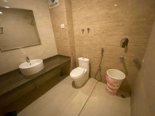 Hotel Ambika Residency Manali