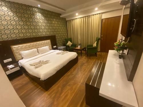Hotel Ambika Residency Manali
