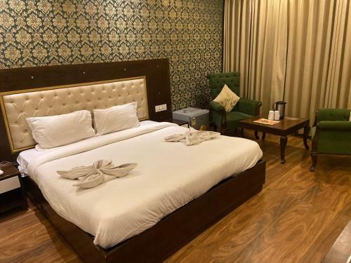 Hotel Ambika Residency Manali