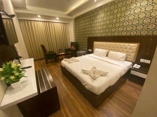 Hotel Ambika Residency Manali