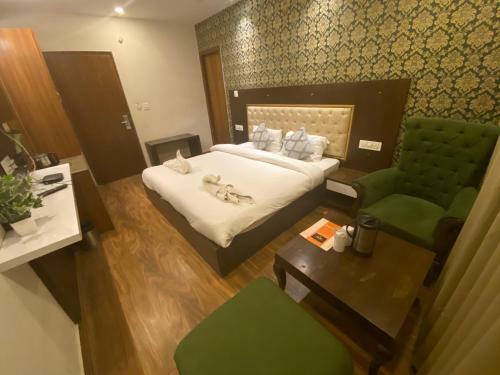 Hotel Ambika Residency Manali