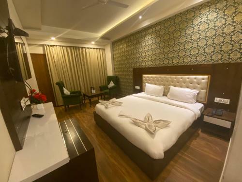 Hotel Ambika Residency Manali