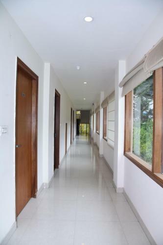 Hotel Ambika Residency Manali