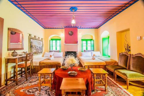 Hostal Morfeas Guesthouse