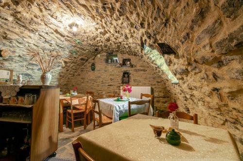 Hostal Morfeas Guesthouse