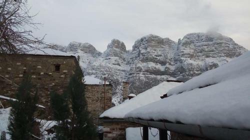 Hostal Morfeas Guesthouse