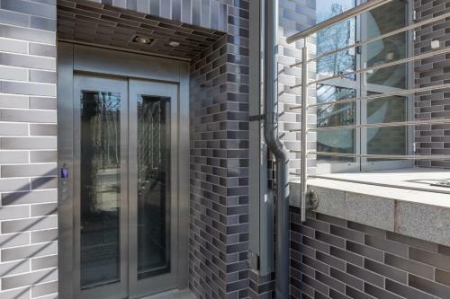 Apartament Planeta 300 Z Gara?em