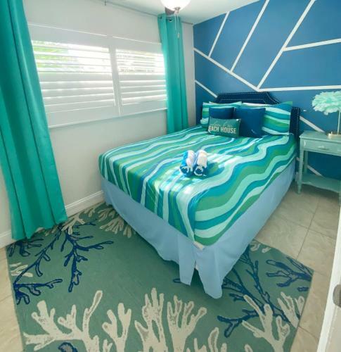 Luxury Suite At Madeira Beach Dock One Block From Johns Pass Village