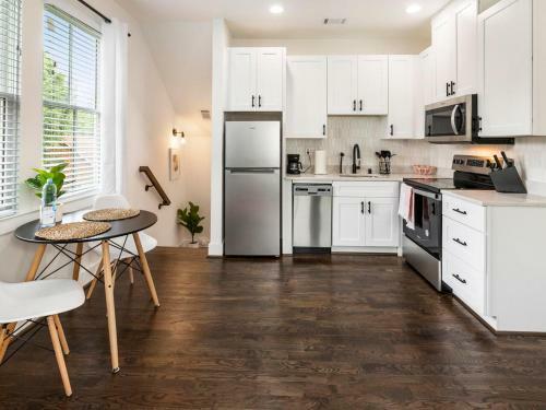 Apartamento Captivating Studio With Queen Bed, City Walkable!