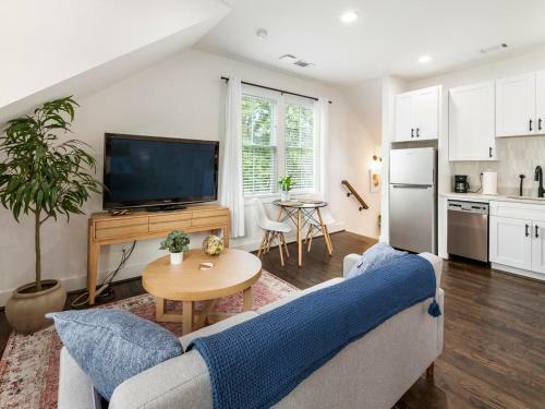 Apartamento Captivating Studio With Queen Bed, City Walkable!