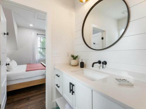 Apartamento Captivating Studio With Queen Bed, City Walkable!