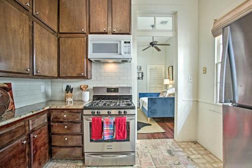 Cozy Historic Duplex, 1 Mi To French Quarter!