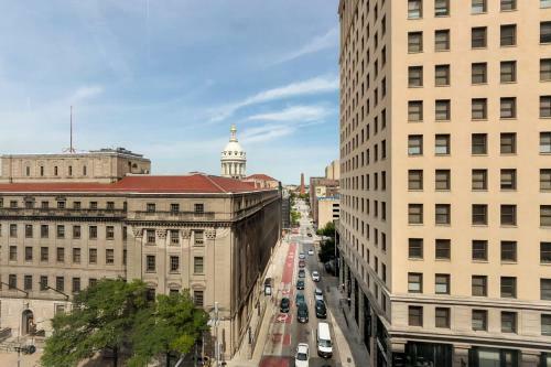 2br Lux Apartment With Rooftop Deck, Gym & Parking