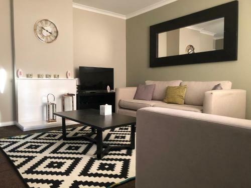 12 Harlesden Road Close To Excel