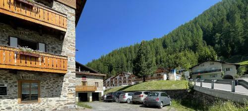 Bed & Breakfast Pension Dangl - Glacier Rock