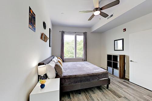 Hotel Endeavor Unit 302