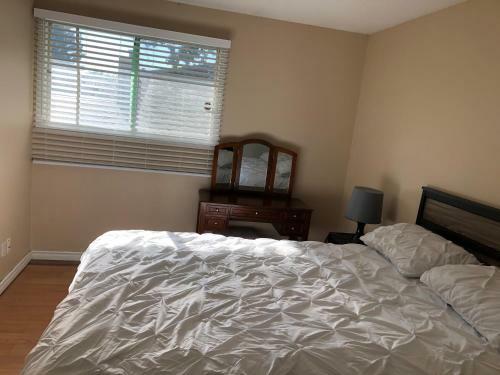 Apartamento Cozy 2 Bedroom Townhouse With Large Den