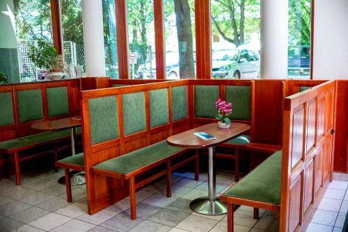 Szindb�d Wellness Hotel