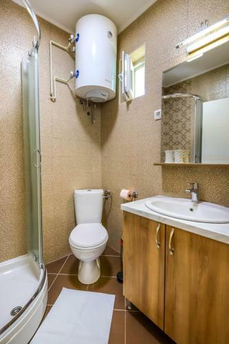 Aqua Breeze Apartments