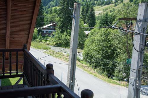 Hostal Green Forest Bran House