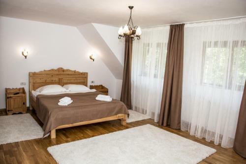 Hostal Green Forest Bran House