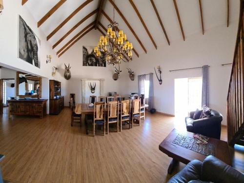 Lodge Bellair Wild