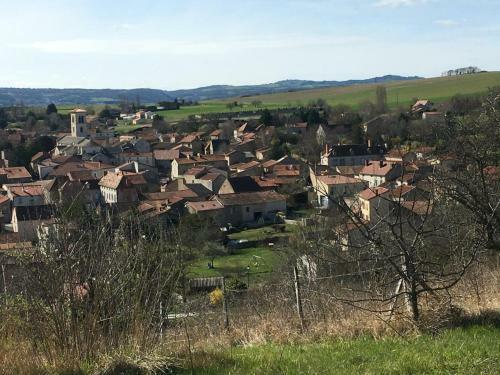 G�te Artonne, 4 Pi�ces, 6 Personnes - Fr-1-630-107