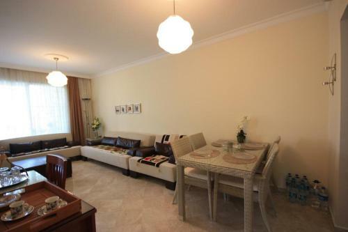 Nearby The Sea With Pool Triplex Villa