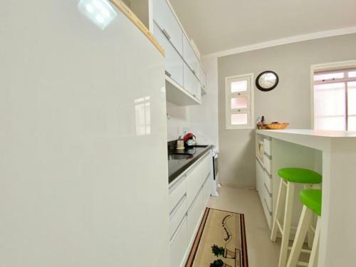 Apartamento Em Cap�o Da Canoa 2 Quadras Da Praia