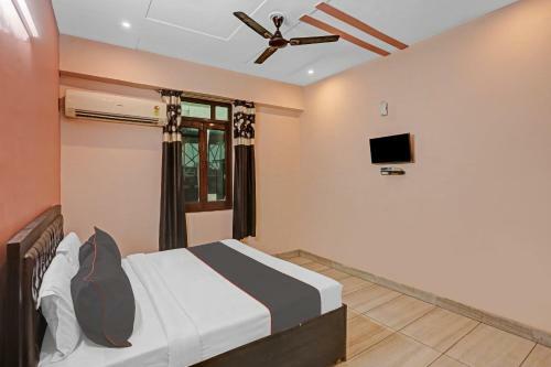 Capital O 85980 Hotel Royal Green Inn