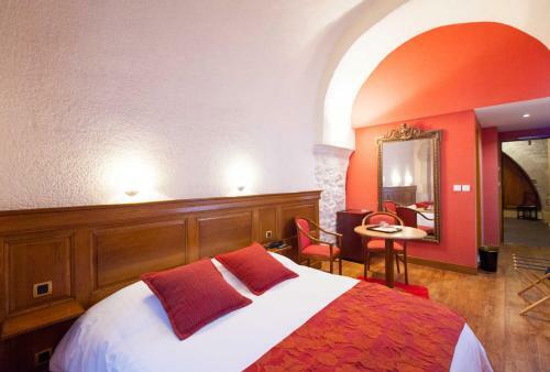 Hotel H�tel Le Cheval Blanc