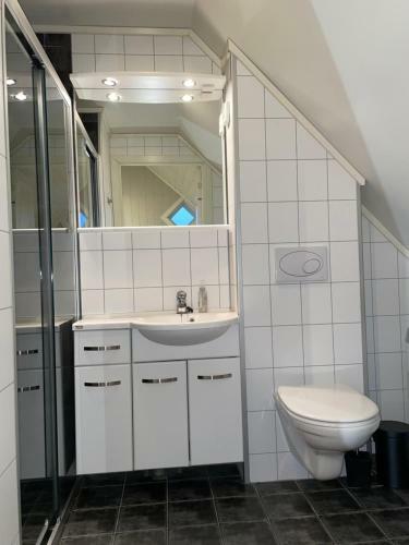 Presttind - Studio Apartment With Free Parking