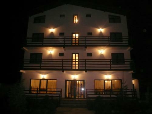 Hostal Pensiunea Q